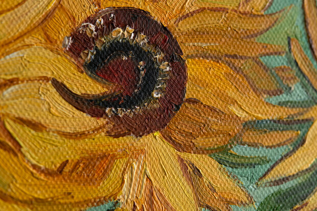 detail Vase with Twelve Sunflowers framed Van Gogh replica
