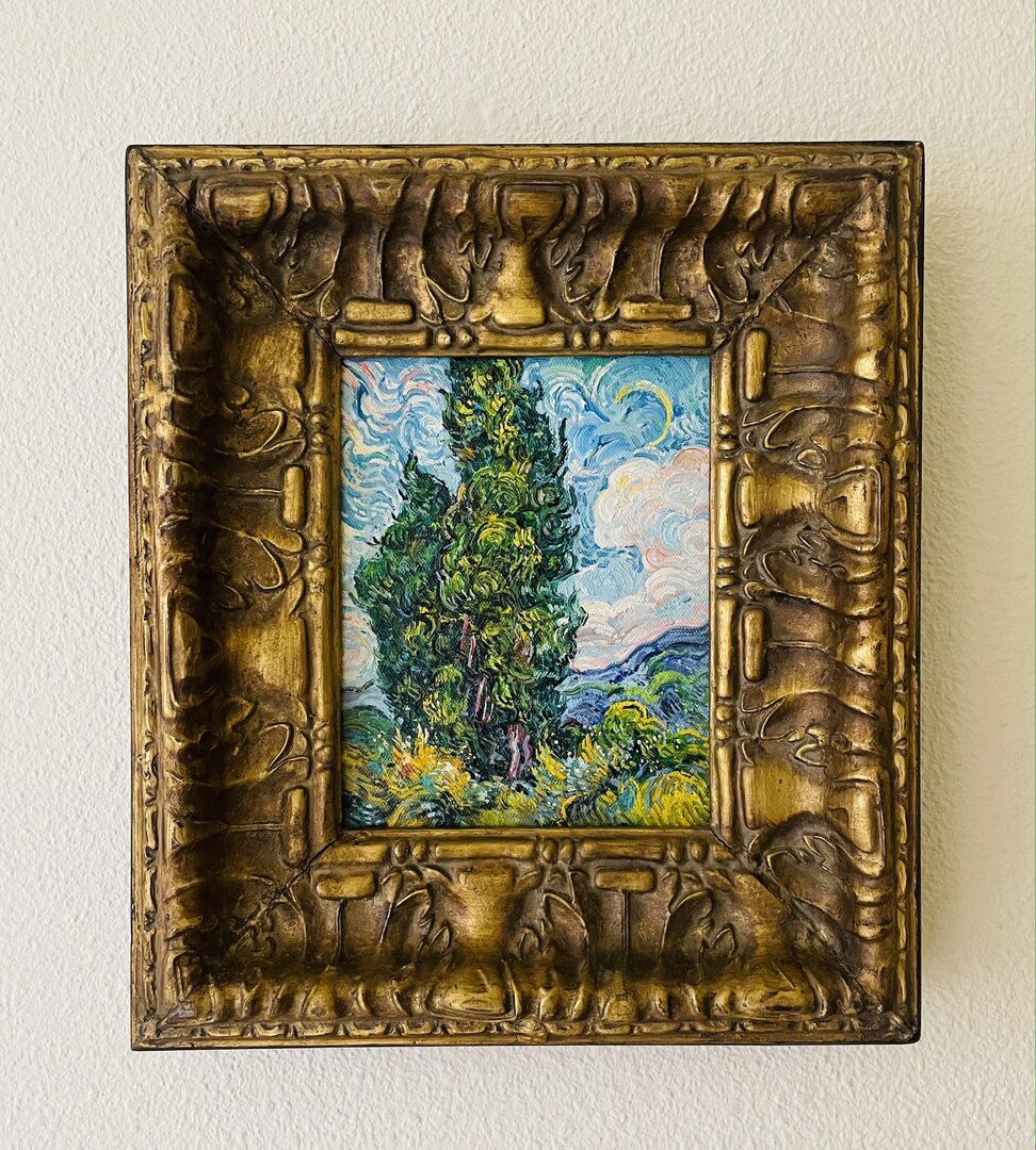 Small Cypress replica with vintage Italian frame