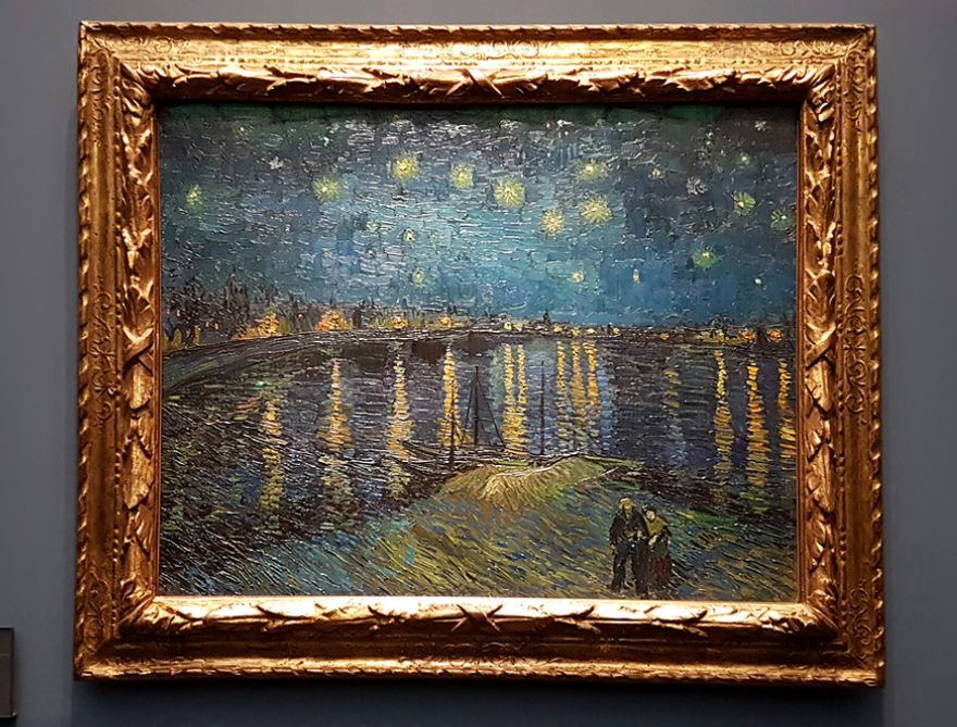 La Nuit Étoilée sur le Rhône in the Musée d'Orsay in Paris.